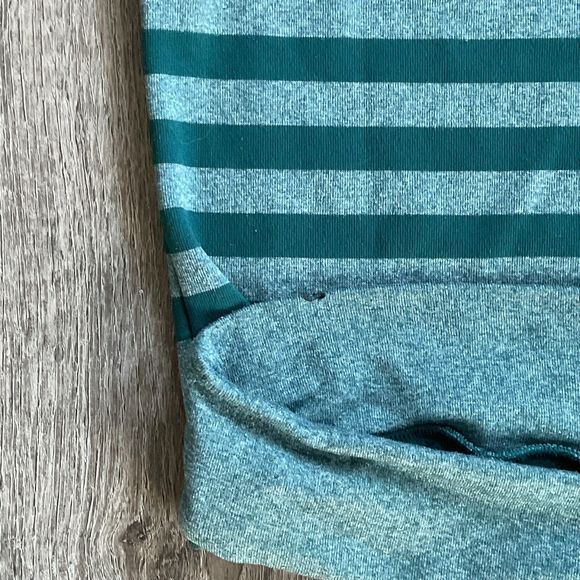 Adidas Sweatshirt Women’s XS Climawarm Green Stripe Lightweight Crew‎ Neck - Picture 8 of 10